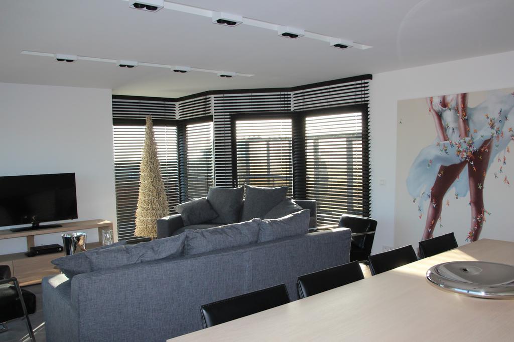 Duplex Penthouse Plaza Apartment De Panne Room photo