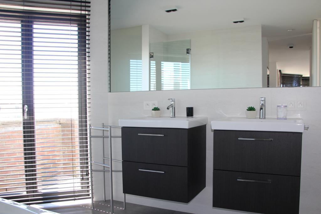 Duplex Penthouse Plaza Apartment De Panne Room photo